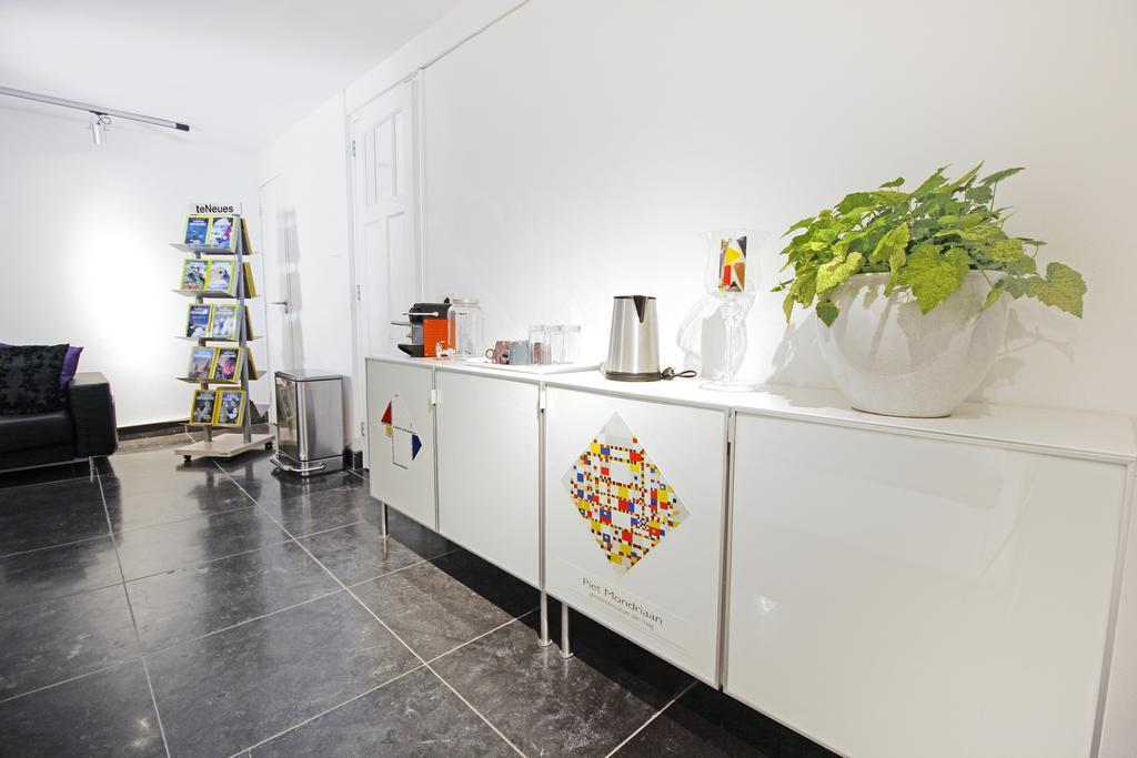 Ground Floor Canal Apartment Amsterdam Ngoại thất bức ảnh